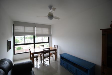 Apartamento para alugar com 72m², 2 quartos e 1 vagaSala