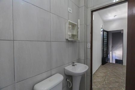 Casa para alugar com 45m², 1 quarto e sem vaga Casa para alugar com 45m², 1 quarto e sem vagaBanheiro