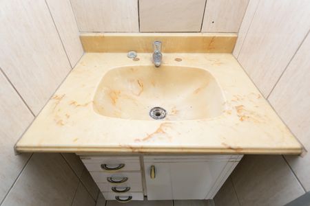 Apartamento para alugar com 47m², 2 quartos e sem vaga Apartamento para alugar com 47m², 2 quartos e sem vagaBanheiro / Lavatório