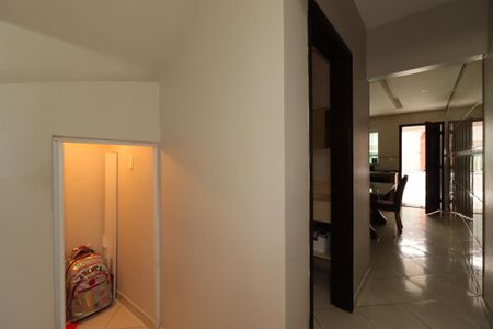 Casa à venda com 80m², 3 quartos e 1 vagaCorredor do primeiro piso