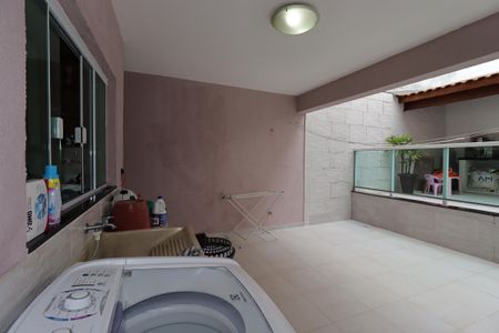 Casa à venda com 80m², 3 quartos e 1 vagaÁrea de Serviço