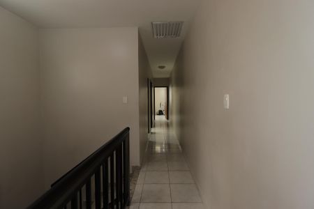 Casa à venda com 80m², 3 quartos e 1 vagaCorredor do segundo piso