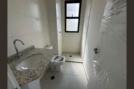 Apartamento à venda com 73m², 3 quartos e 2 vagas Apartamento à venda com 73m², 3 quartos e 2 vagasBanheiro da Suíte