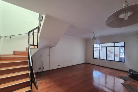 Casa à venda com 200m², 3 quartos e 3 vagasSala