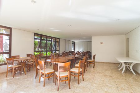 Apartamento à venda com 96m², 3 quartos e 2 vagas Apartamento à venda com 96m², 3 quartos e 2 vagasSalão de Festas