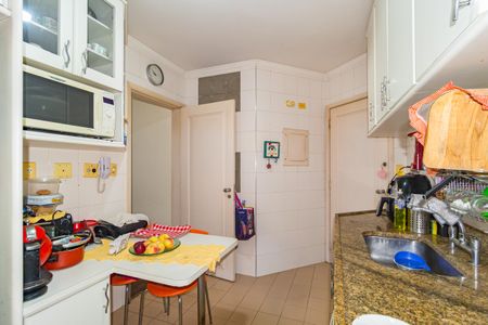 Apartamento à venda com 96m², 3 quartos e 2 vagas Apartamento à venda com 96m², 3 quartos e 2 vagasCozinha