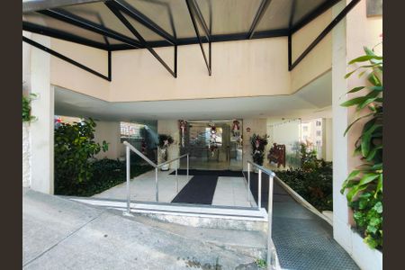 Apartamento para alugar com 75m², 3 quartos e 1 vagaFachada e portaria