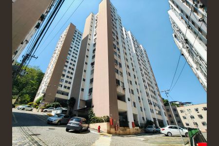 Apartamento para alugar com 75m², 3 quartos e 1 vagaFachada e portaria