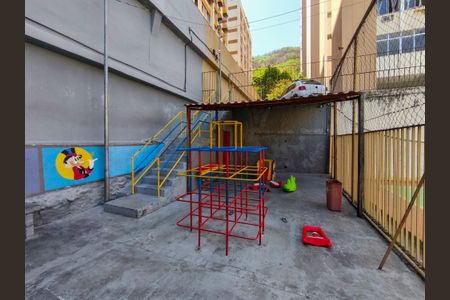 Apartamento para alugar com 75m², 3 quartos e 1 vagaÁrea comum - Playground