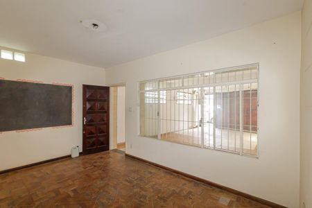 Casa para alugar com 190m², 3 quartos e 2 vagasSala