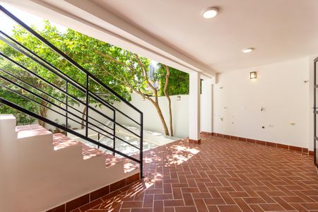 Casa à venda com 165m², 4 quartos e 2 vagas Casa à venda com 165m², 4 quartos e 2 vagasQuintal