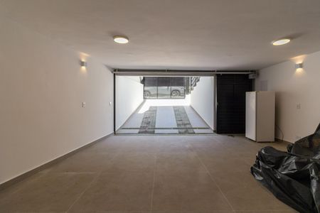 Casa à venda com 165m², 4 quartos e 2 vagas Casa à venda com 165m², 4 quartos e 2 vagasGaragem