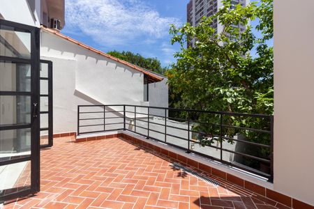 Casa à venda com 165m², 4 quartos e 2 vagas Casa à venda com 165m², 4 quartos e 2 vagasVaranda da Cozinha