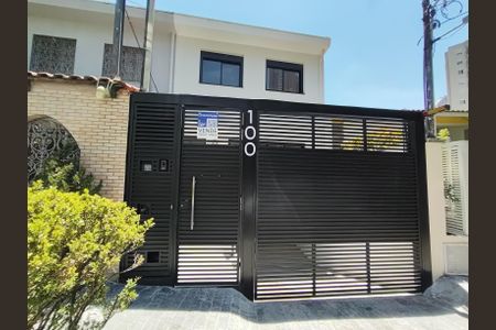 Casa à venda com 165m², 4 quartos e 2 vagas Casa à venda com 165m², 4 quartos e 2 vagasFachada