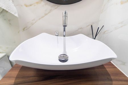 Apartamento à venda com 64m², 2 quartos e 1 vagaBanheiro Social