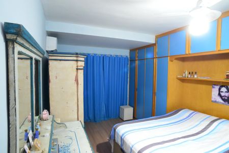 Casa de condomínio à venda com 250m², 3 quartos e 2 vagasSuíte