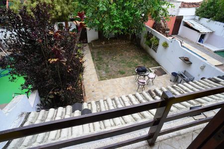 Casa de condomínio à venda com 250m², 3 quartos e 2 vagasVaranda