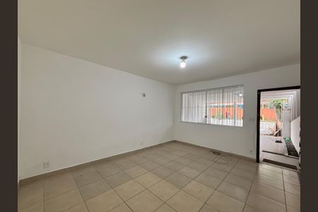 Casa para alugar com 137m², 3 quartos e 2 vagasSala