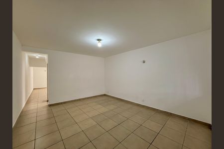 Sala de casa para alugar com 3 quartos, 137m² em Jardim Aeroporto, São Paulo