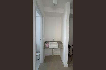 Lavabo de apartamento para alugar com 1 quarto, 49m² em Centro, Campinas