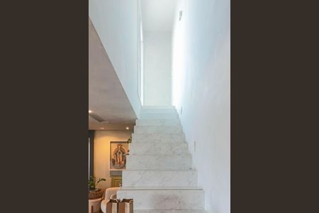 Apartamento para alugar com 233m², 3 quartos e 3 vagasEscadas