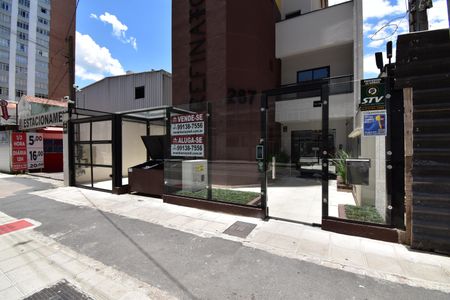 Studio para alugar com 25m², 1 quarto e sem vagaFachada com Plaquinha