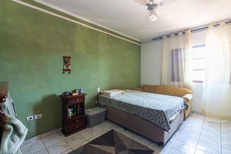 Casa para alugar com 220m², 4 quartos e 2 vagasQuarto 1