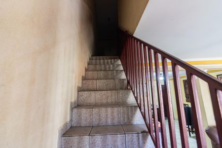 Casa para alugar com 220m², 4 quartos e 2 vagasEscada