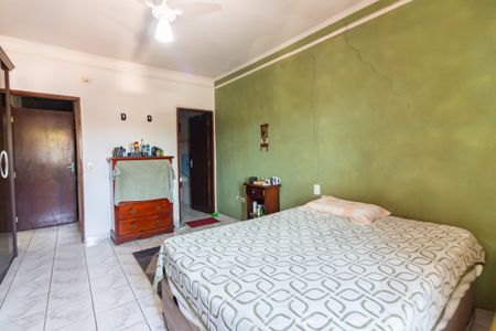 Casa para alugar com 220m², 4 quartos e 2 vagasQuarto 1