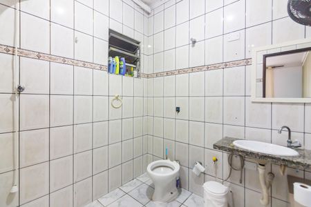 Casa para alugar com 220m², 4 quartos e 2 vagasBanheiro 2