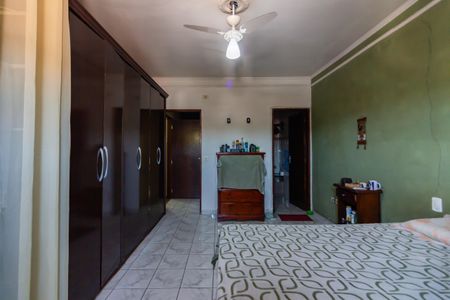 Casa para alugar com 220m², 4 quartos e 2 vagasQuarto 1