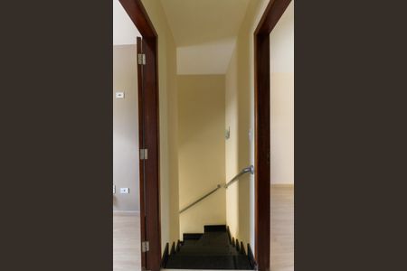 Casa de condomínio para alugar com 60m², 2 quartos e 1 vagaEscada