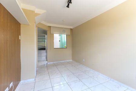 Sala de casa de condomínio para alugar com 2 quartos, 60m² em Parada Xv de Novembro, São Paulo