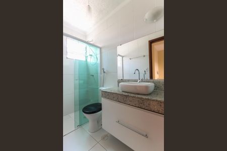 Casa de condomínio para alugar com 60m², 2 quartos e 1 vagaBanheiro