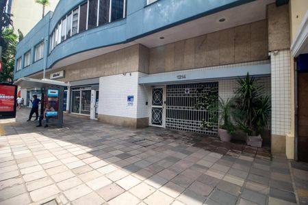 Apartamento para alugar com 70m², 2 quartos e 2 vagas Apartamento para alugar com 70m², 2 quartos e 2 vagasFachada