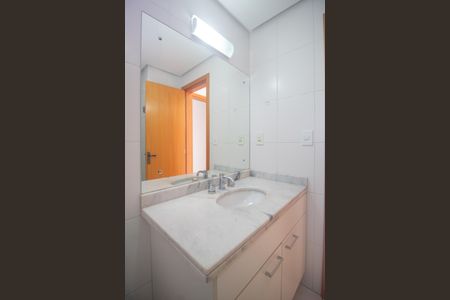 Apartamento para alugar com 70m², 2 quartos e 2 vagas Apartamento para alugar com 70m², 2 quartos e 2 vagasBanheiro