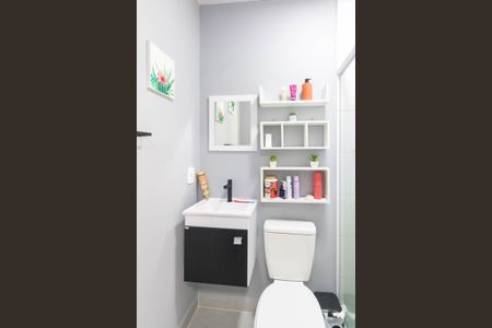 Banheiro de kitnet/studio para alugar com 1 quarto, 35m² em Guaratiba, Rio de Janeiro