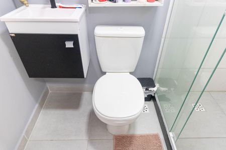 Banheiro de kitnet/studio para alugar com 1 quarto, 35m² em Guaratiba, Rio de Janeiro