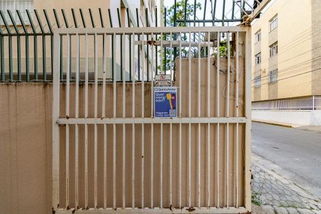 Apartamento para alugar com 90m², 3 quartos e 2 vagasplaca instalada em 23/12/2025 com o código PMEA-255