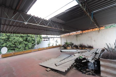 Casa à venda com 254m², 3 quartos e 5 vagasSalão