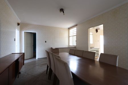 Casa à venda com 254m², 3 quartos e 5 vagasCopa