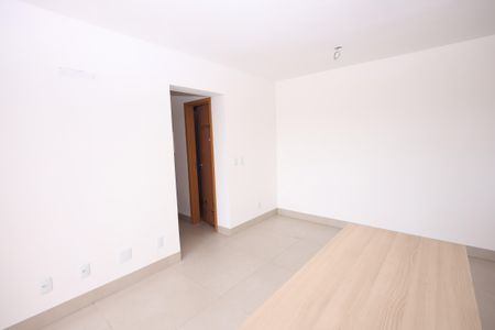 Sala de apartamento para alugar com 3 quartos, 69m² em Vila Lucy, Goiânia