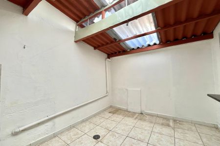 Casa para alugar com 55m², 2 quartos e 1 vagaÁrea de Serviço