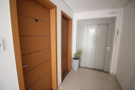 Apartamento à venda com 72m², 2 quartos e 1 vagaÁrea comum