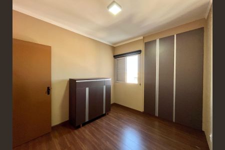 Apartamento para alugar com 77m², 3 quartos e 1 vagaQuarto 1