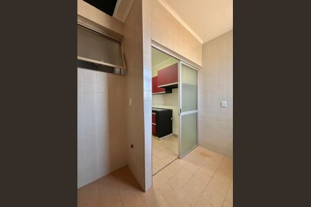 Apartamento para alugar com 77m², 3 quartos e 1 vagaÁrea de Serviço