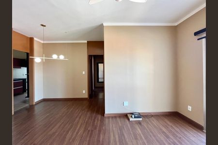 Sala de apartamento para alugar com 3 quartos, 77m² em Taquaral, Campinas