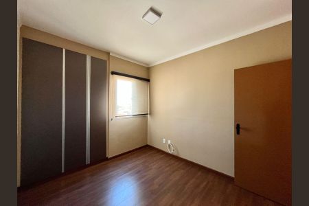 Apartamento para alugar com 77m², 3 quartos e 1 vagaQuarto 2