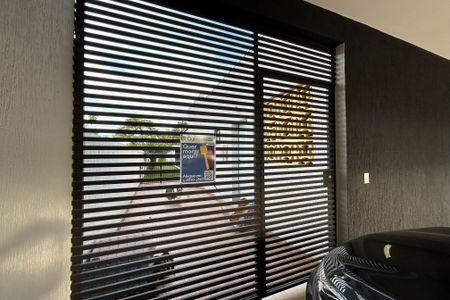 Casa de condomínio para alugar com 370m², 4 quartos e 6 vagasPlaca