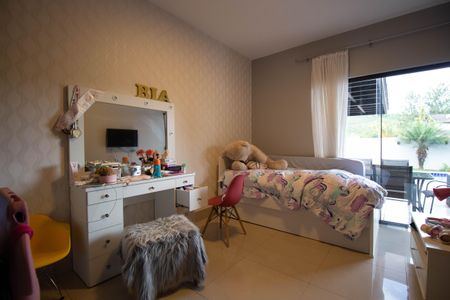 Casa de condomínio para alugar com 370m², 4 quartos e 6 vagasSuíte 2